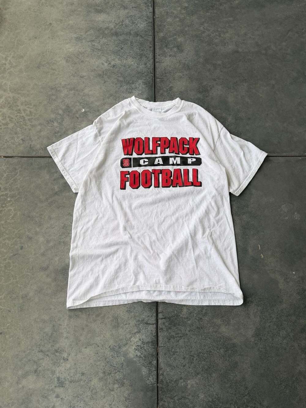 Vintage NC State Wolfpack Football Camp T Shirt L Gildan 90s NCAA College Red